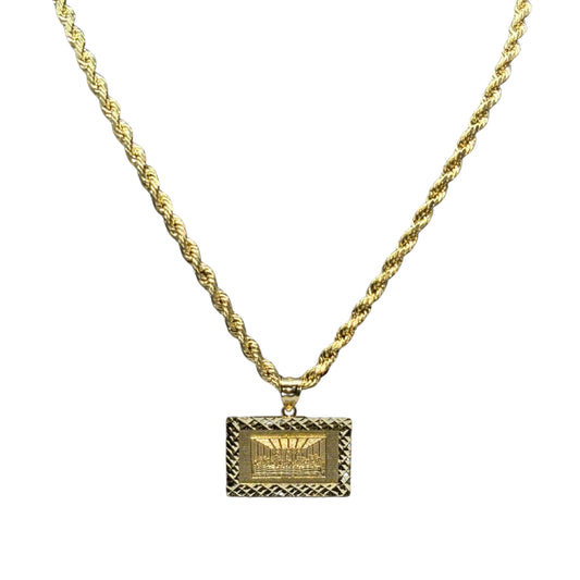 Twisted Chain Pendant Necklace